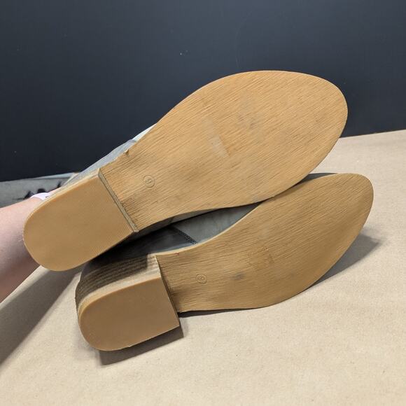 Corkys Boutique Wayland Ankle Booties Faux Suede Embossed Gray Womens 9 Boots - Picture 5 of 6